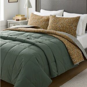NWT Garnet Hill TWIN Essential Down Alternative Comforter-Pine Green